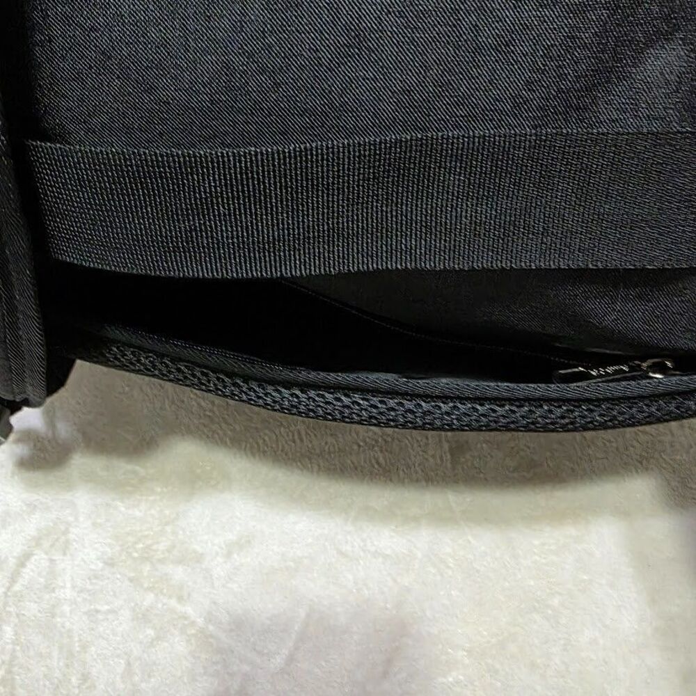 Ambor Backpack Anti Theft Lock Headphone/Battery Jack Black Zipper Pockets Cords - Picture 5 of 10